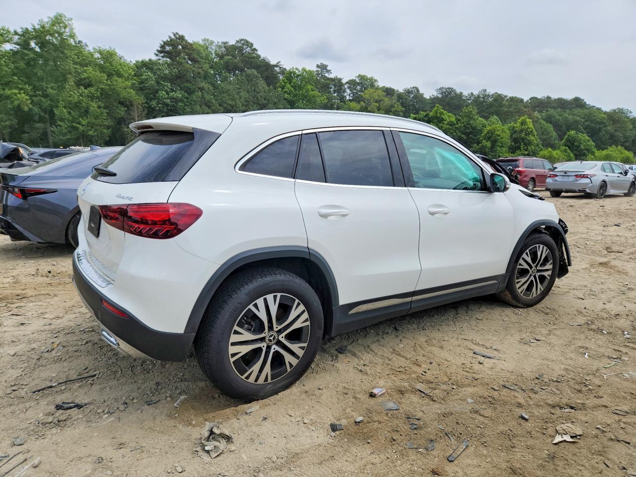 2025 Mercedes-Benz Gla 250 4Matic - Фото 3