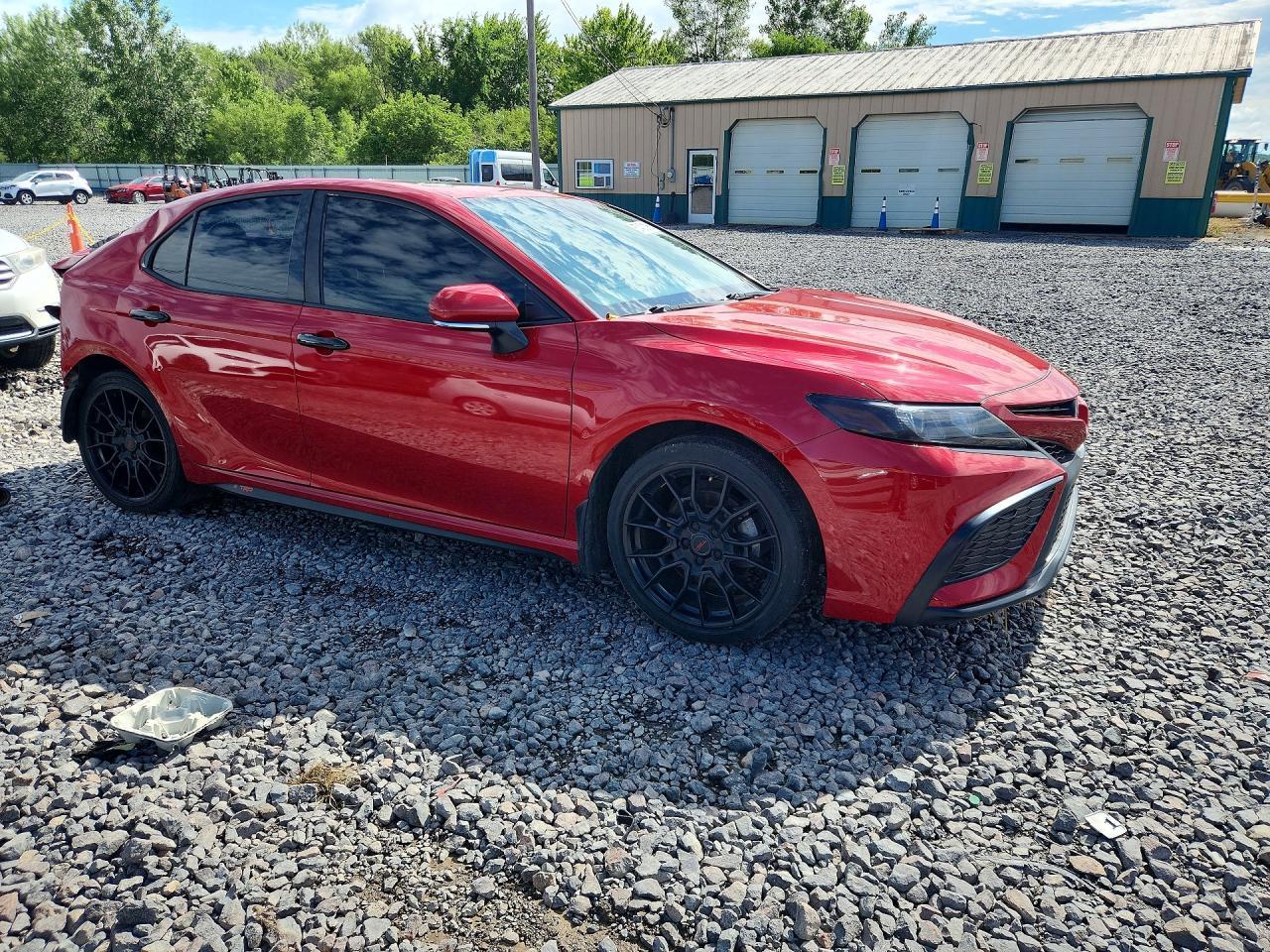 2021 Toyota Camry Se - Фото 4