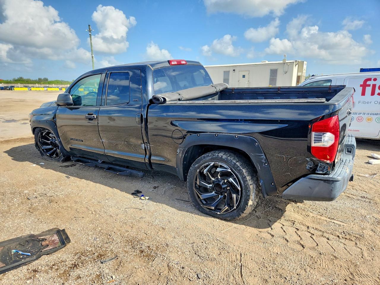 2019 Toyota Tundra Sr - Фото 2