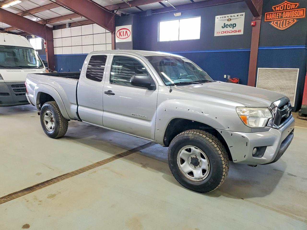 2014 Toyota Tacoma V6 - Фото 4