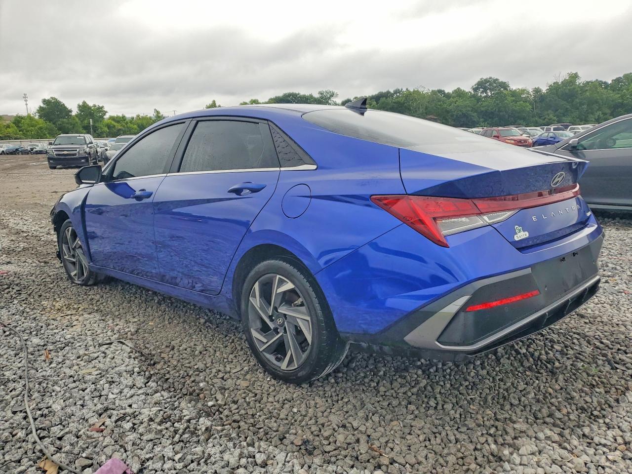 2024 Hyundai Elantra Limited - Image 2