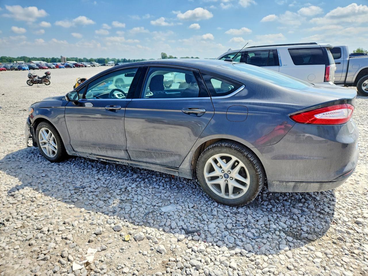 2016 Ford Fusion Se - Фото 2