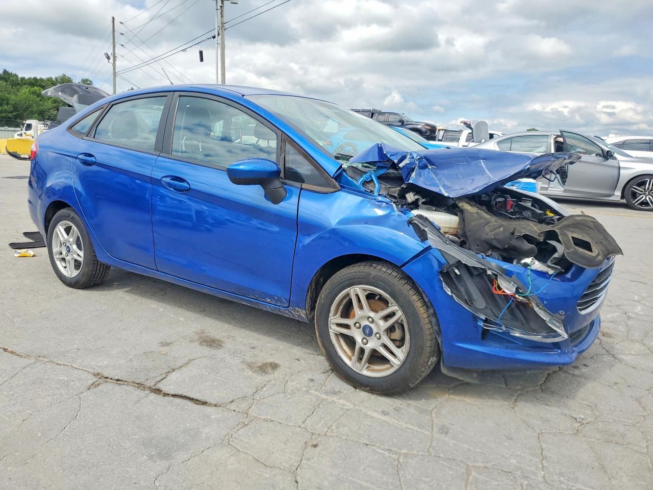 2018 Ford Fiesta Se - Фото 4
