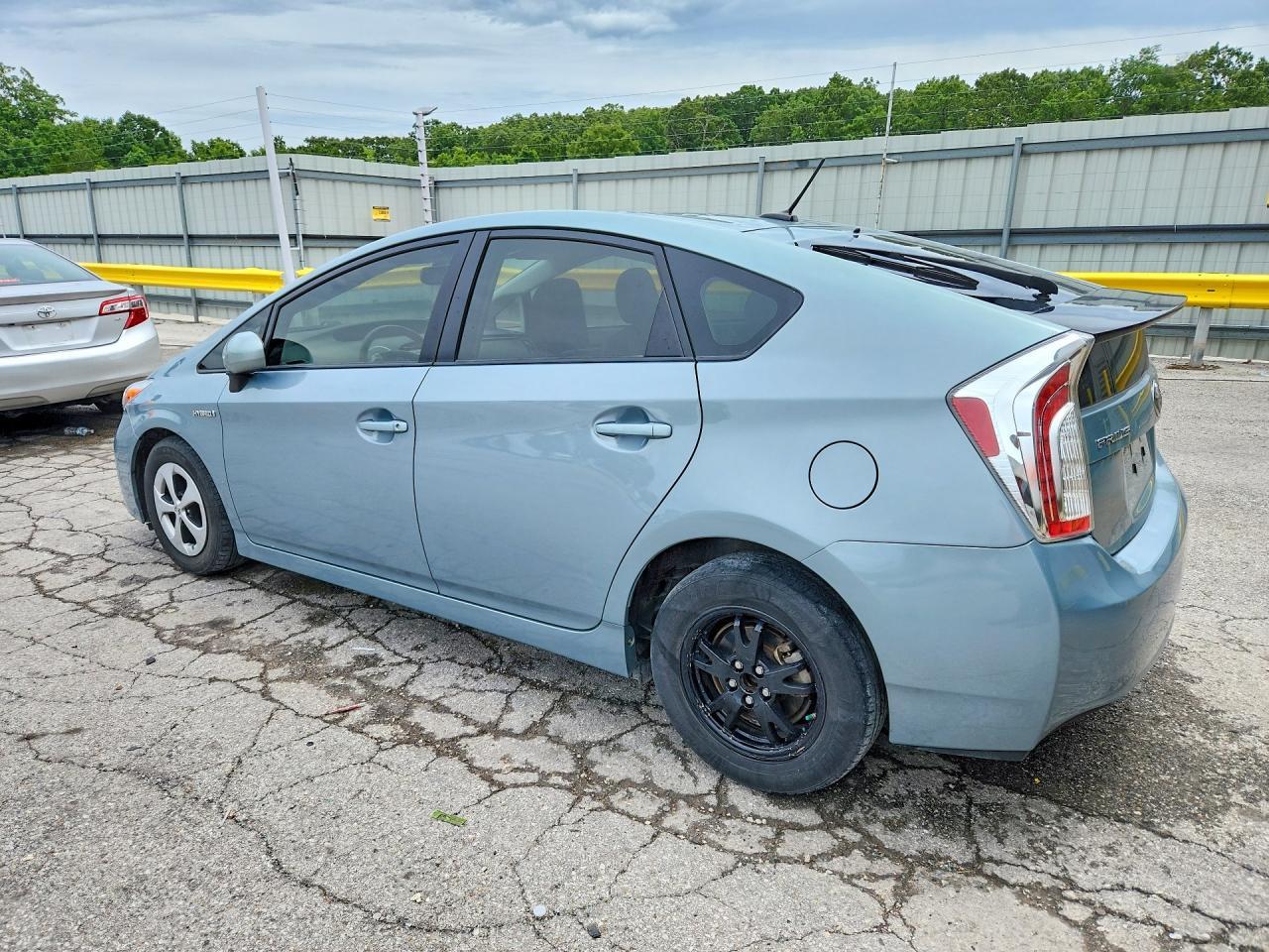 2015 Toyota Prius Four - Фото 2