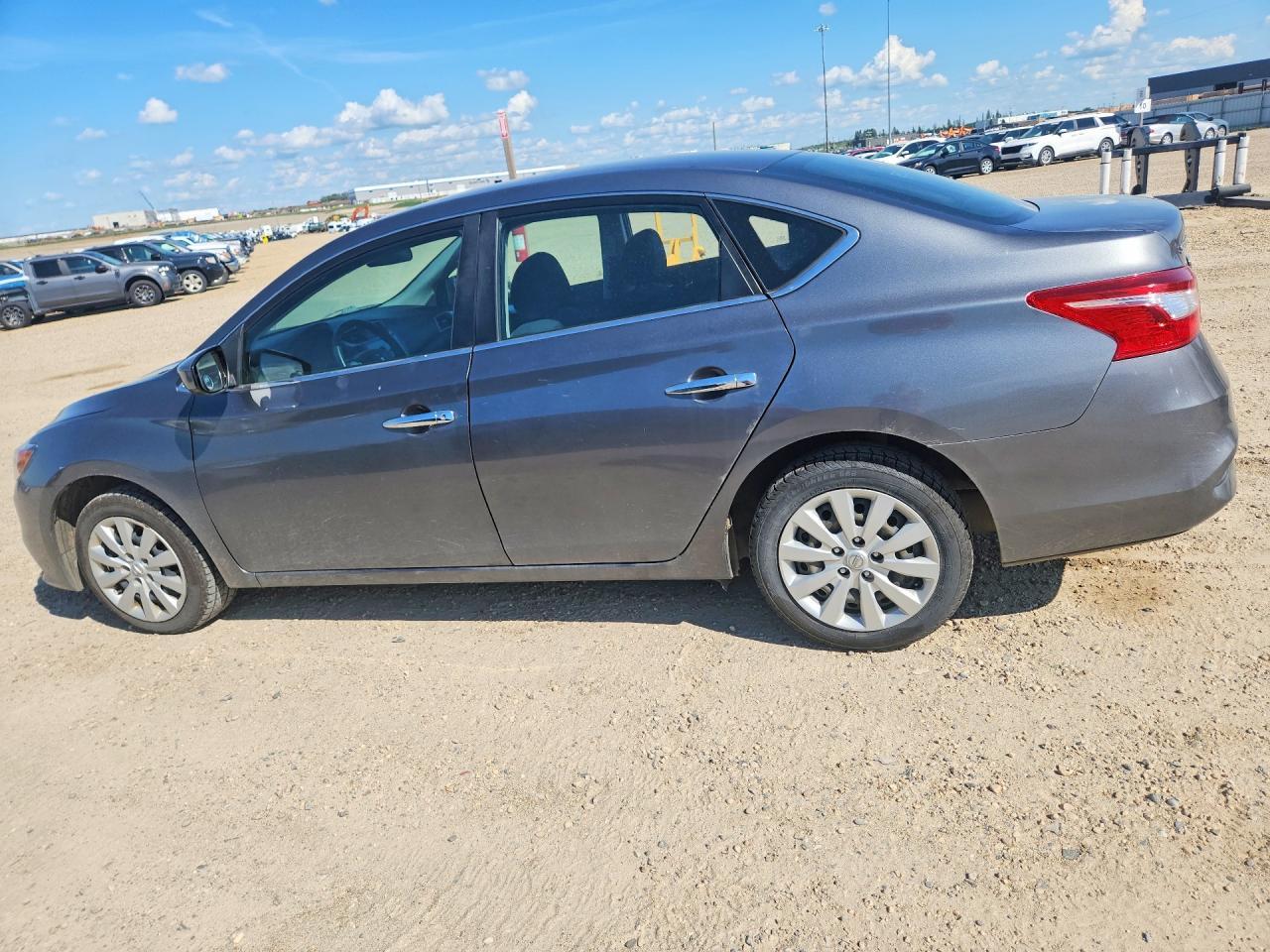 2017 Nissan Sentra S - Фото 2