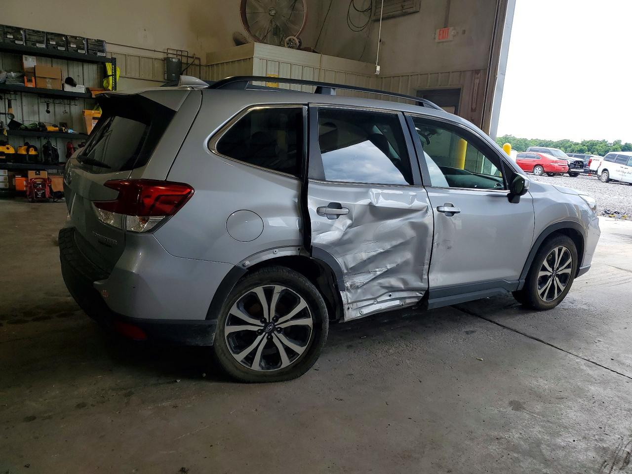 2019 Subaru Forester Limited - Фото 3