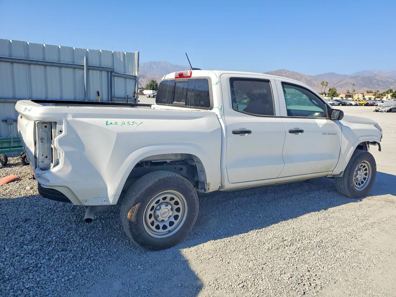 2023 Chevrolet Colorado - Фото 3