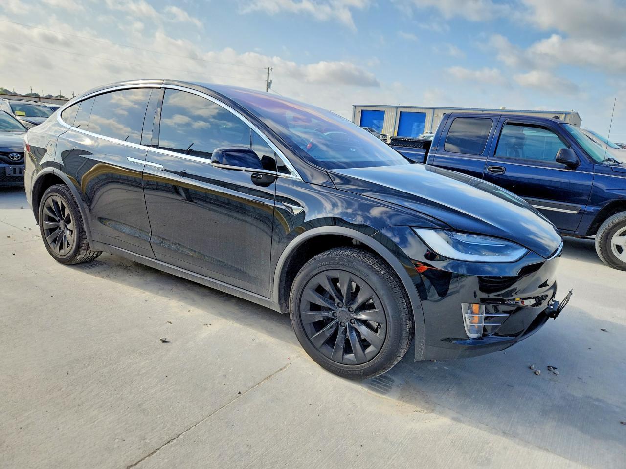 2017 Tesla Model X - Image 4