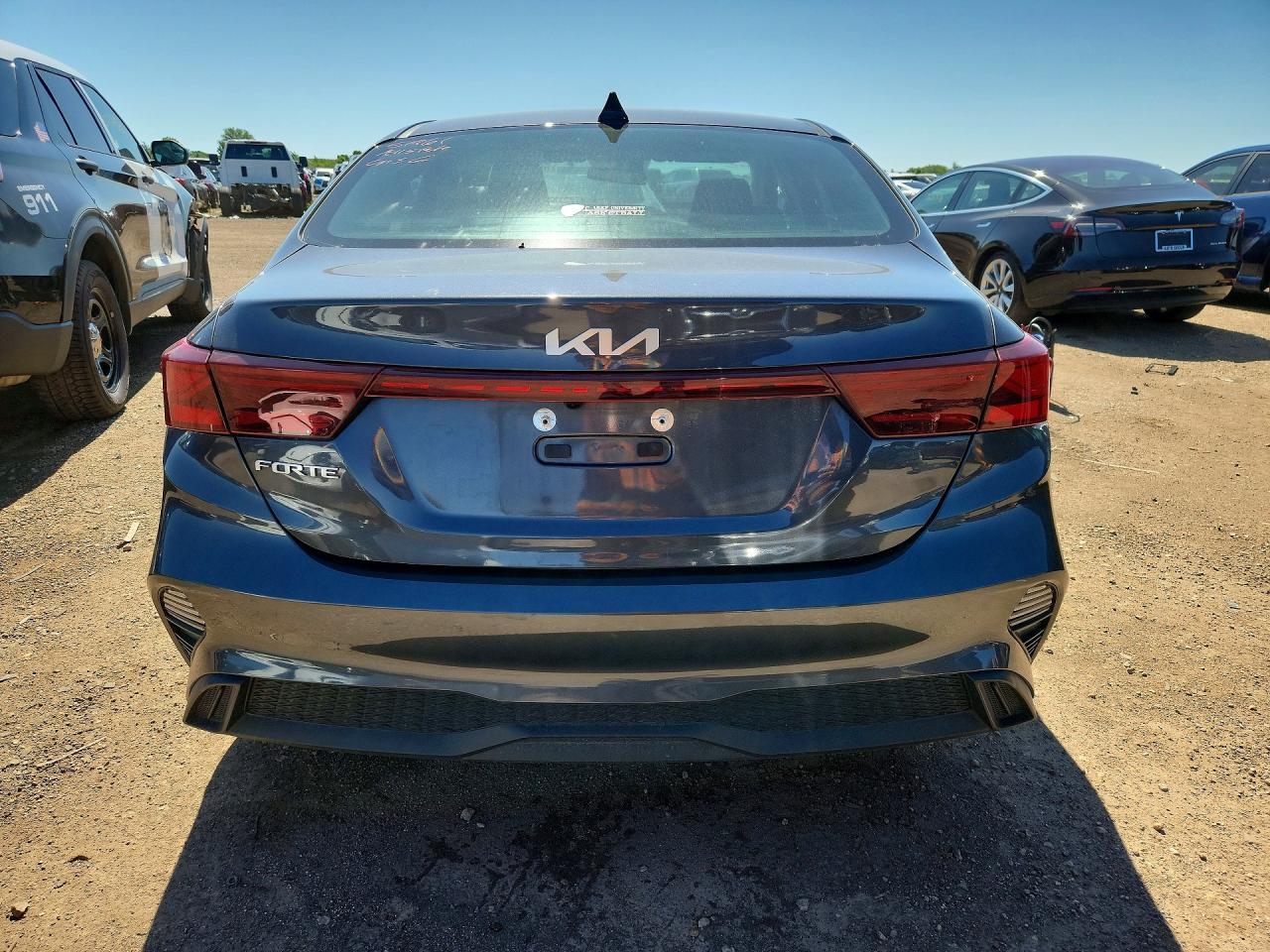 2023 Kia Forte Lxs - Image 6