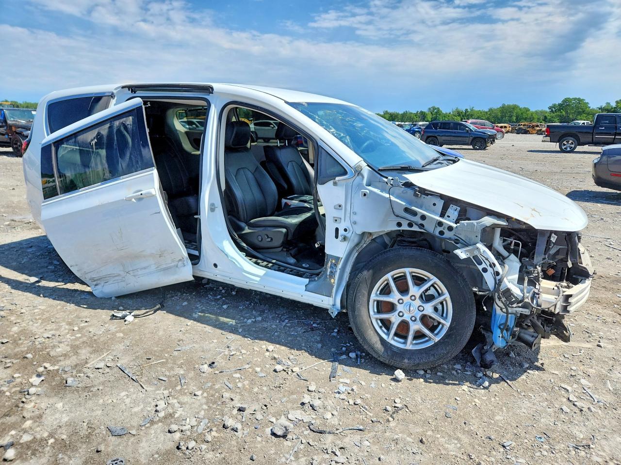 2024 Chrysler Pacifica Touring L - Фото 4