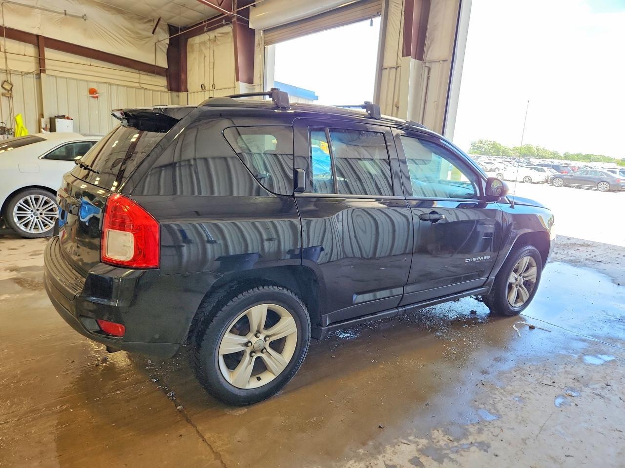 2013 Jeep Compass Sport - Фото 3