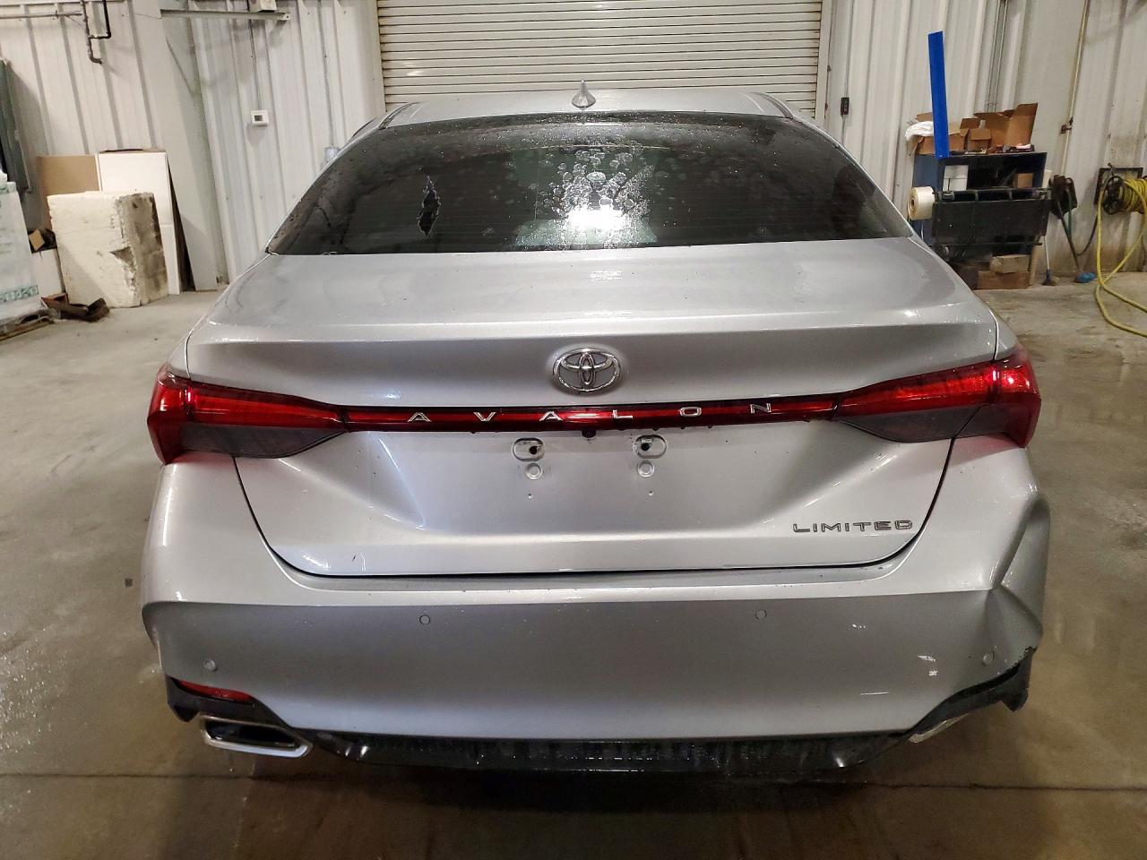 2019 Toyota Avalon Limited - Фото 6