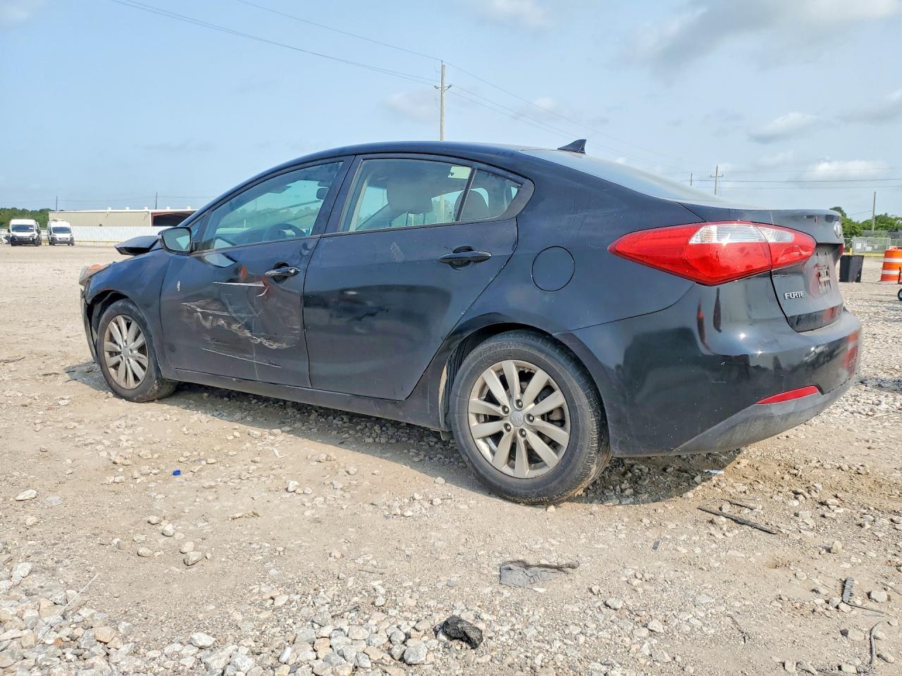 2015 Kia Forte - Фото 2