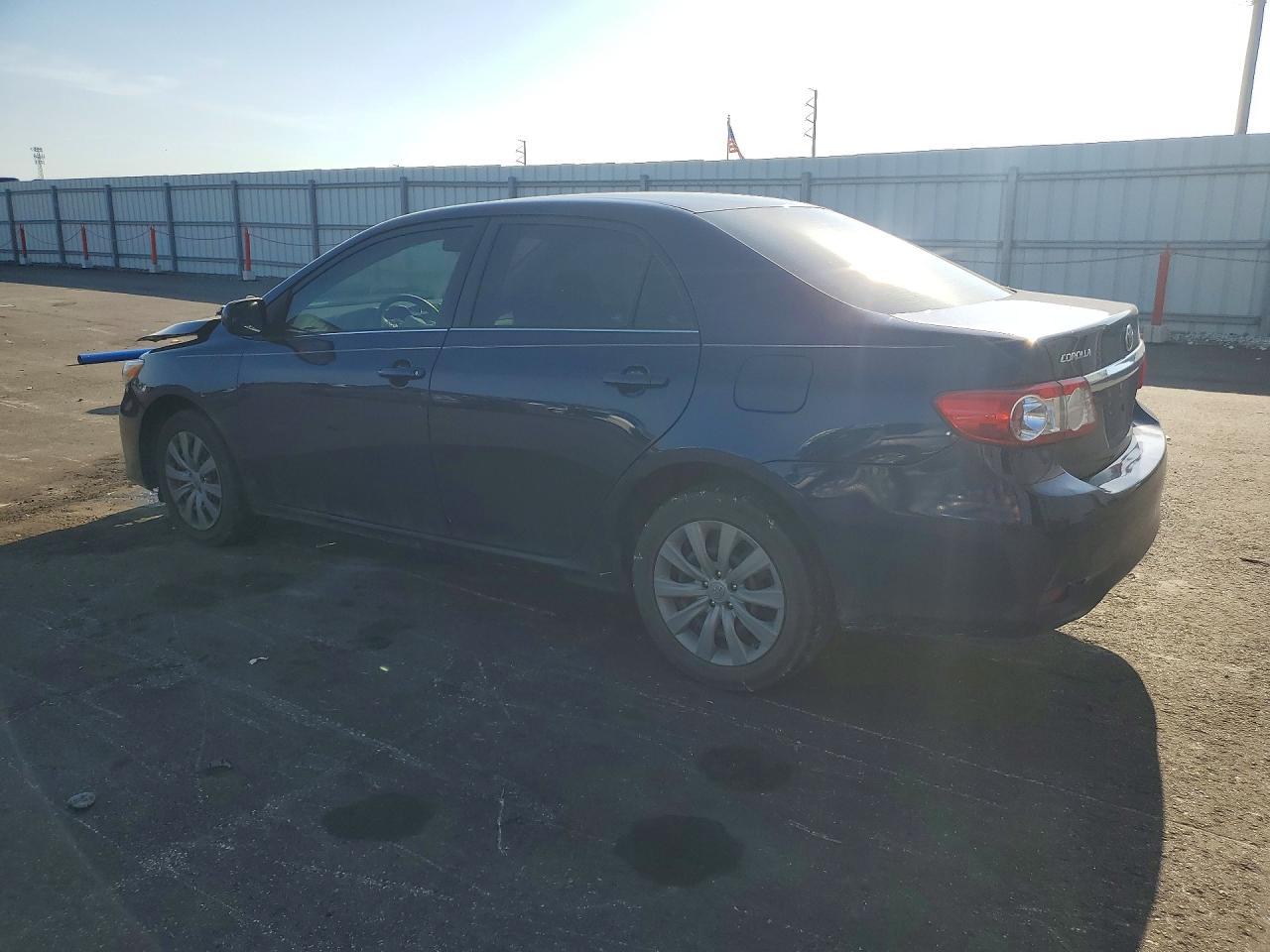 2013 Toyota Corolla Le - Фото 2