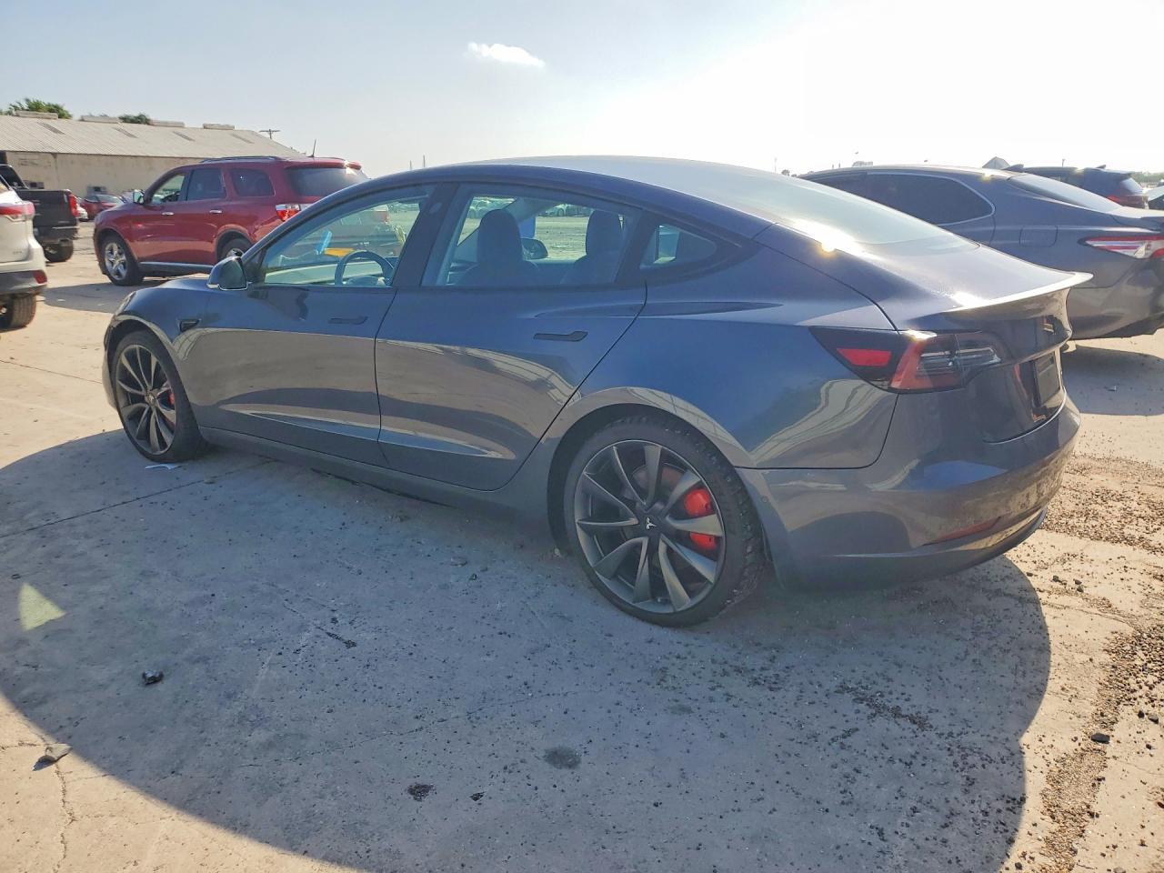 2020 Tesla Model 3 - Фото 2