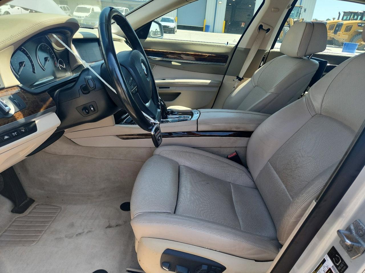 2013 BMW 750 Li - Image 7