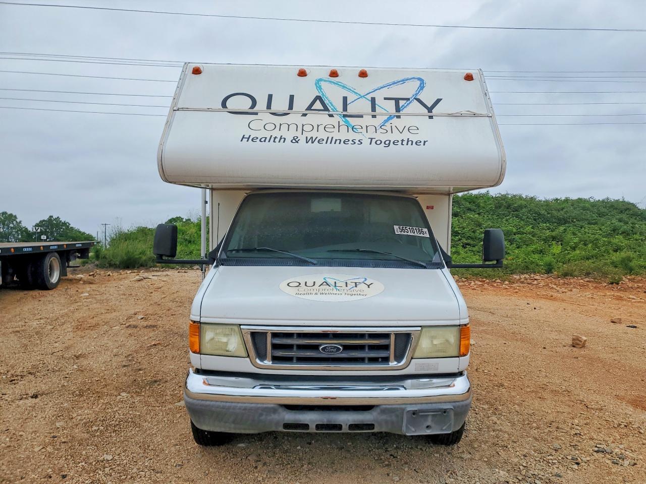 2005 Ford Econoline E450 Super Duty Cutaway Van - Image 5