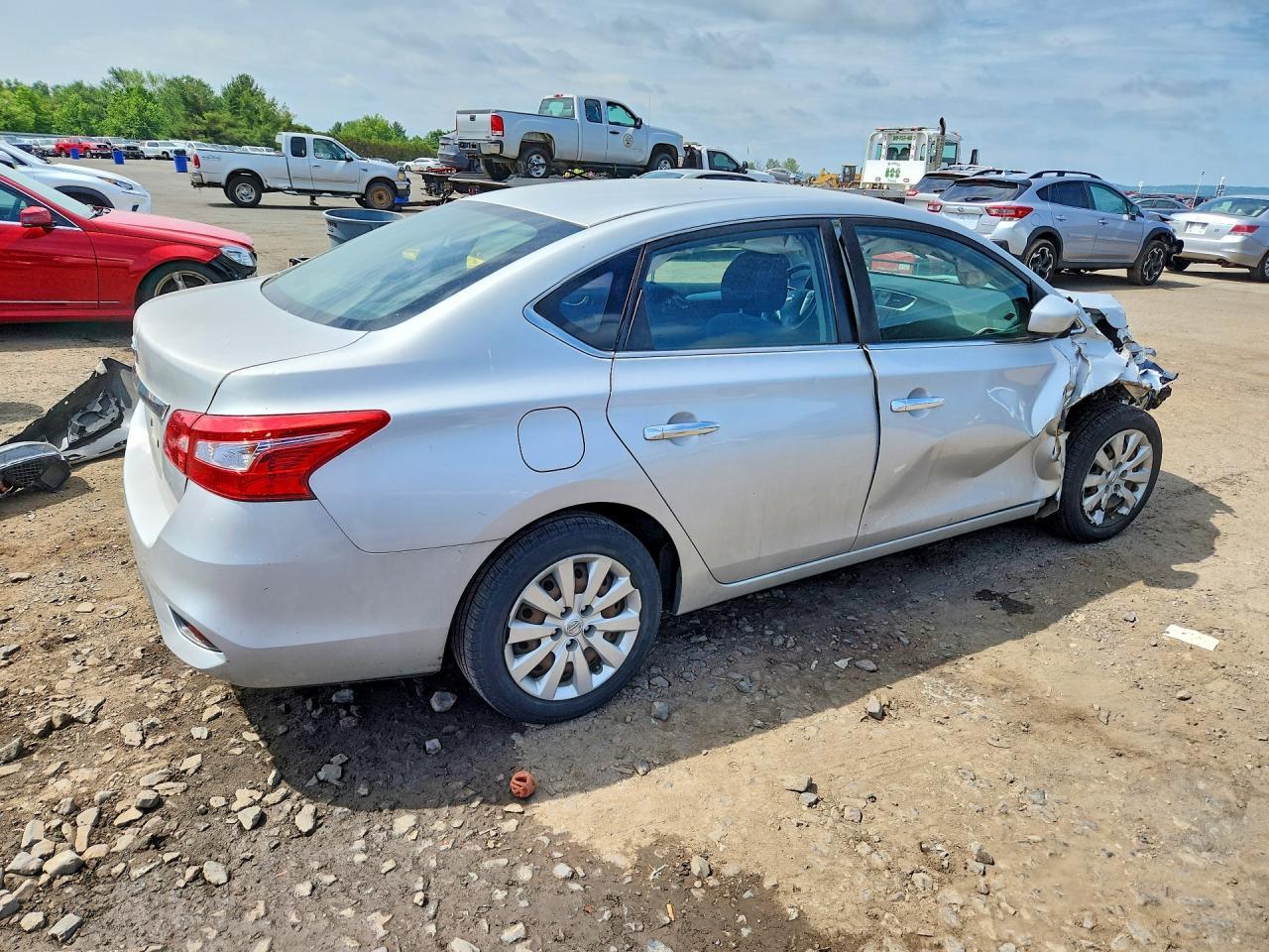 2016 Nissan Sentra S - Фото 3