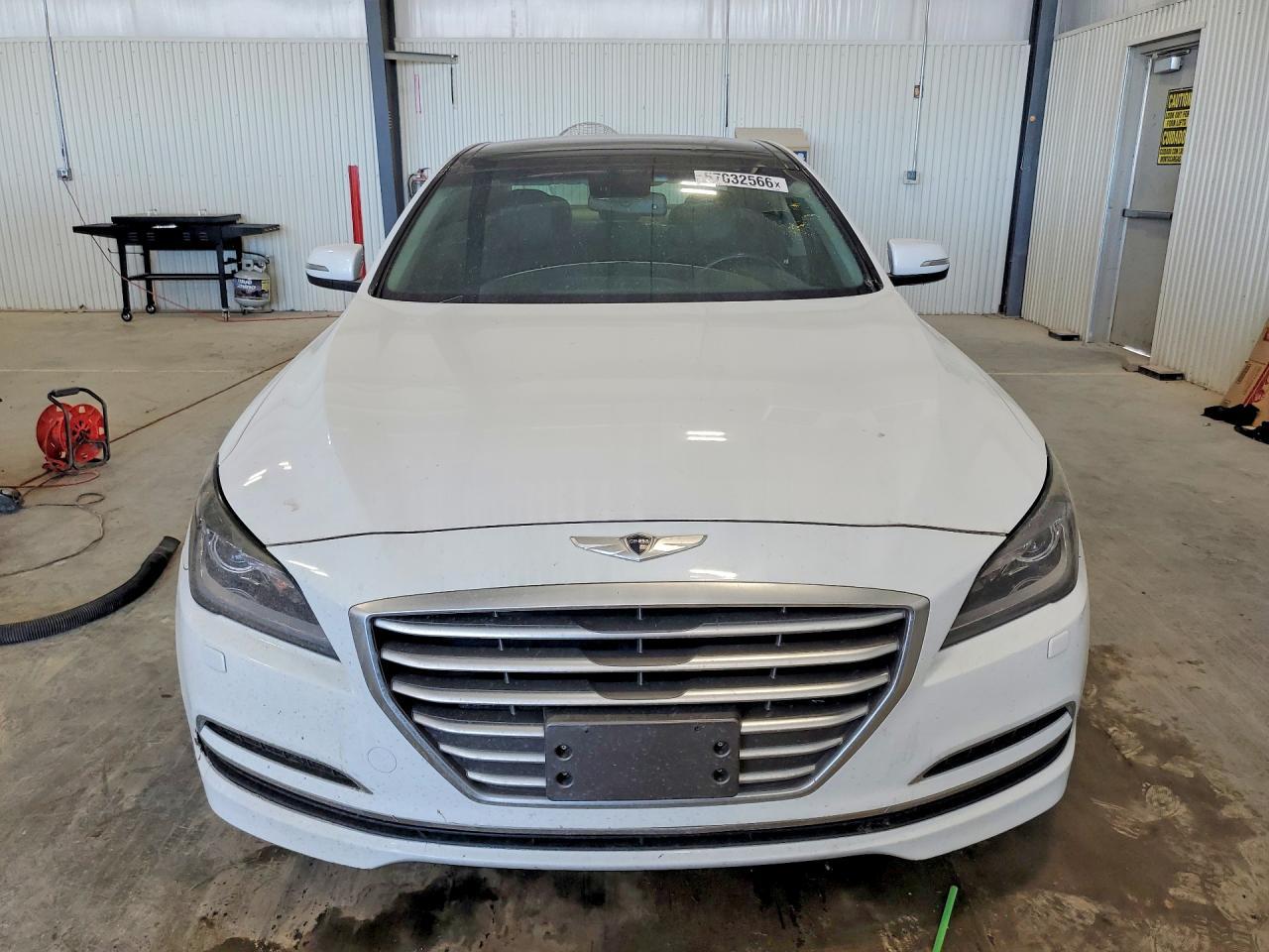 2015 Hyundai Genesis 3.8L - Фото 5