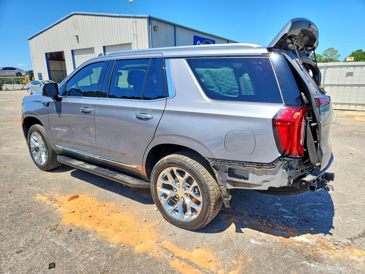 2021 GMC Yukon Slt - Image 2
