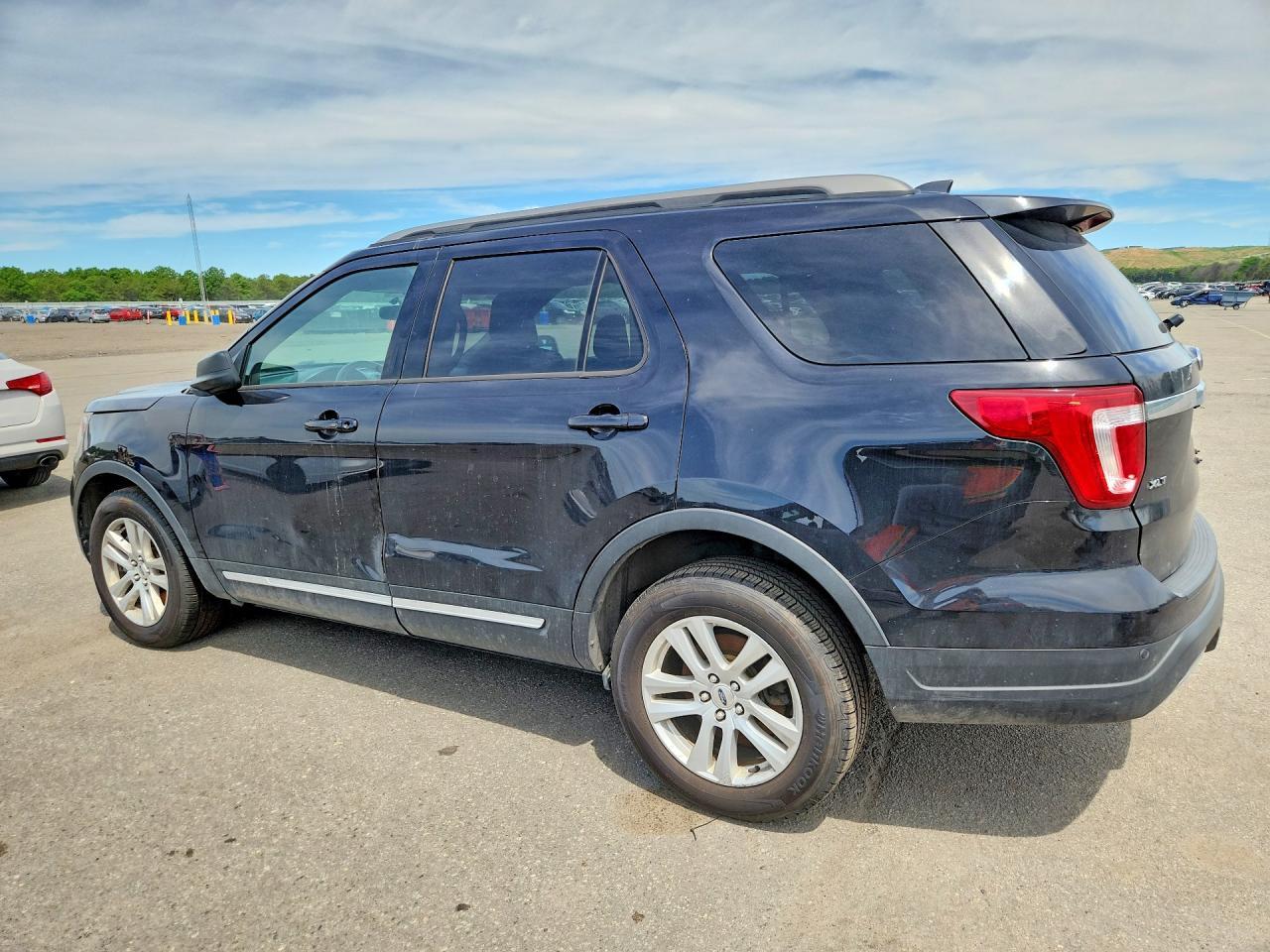 2019 Ford Explorer Xlt - Фото 2
