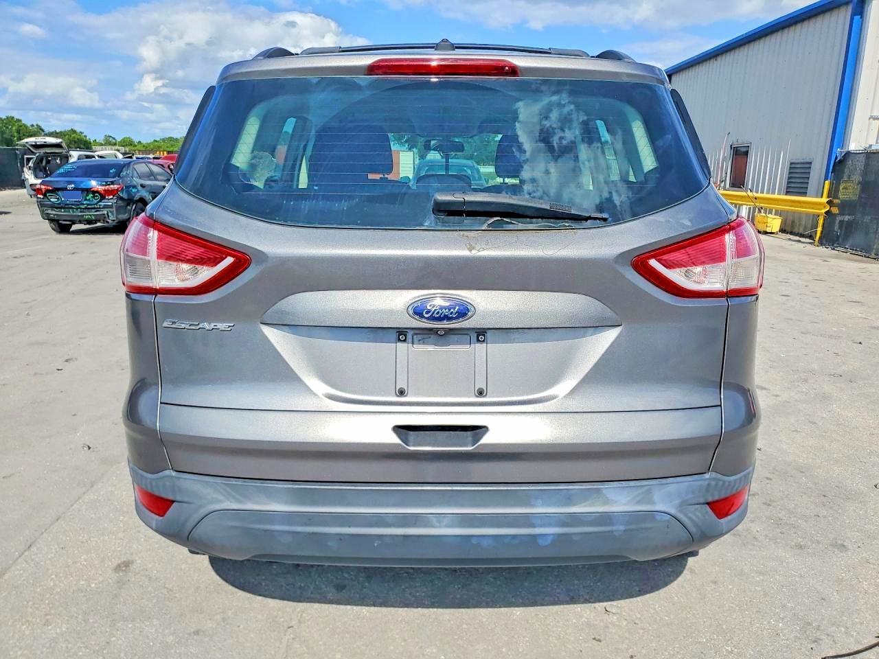 2014 Ford Escape S - Image 6