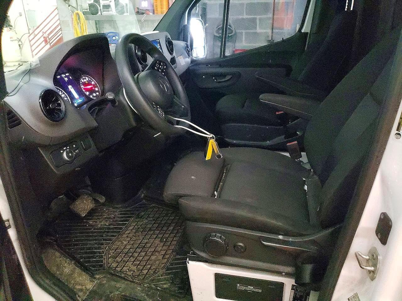2023 Mercedes-Benz Sprinter 2500 - Image 7