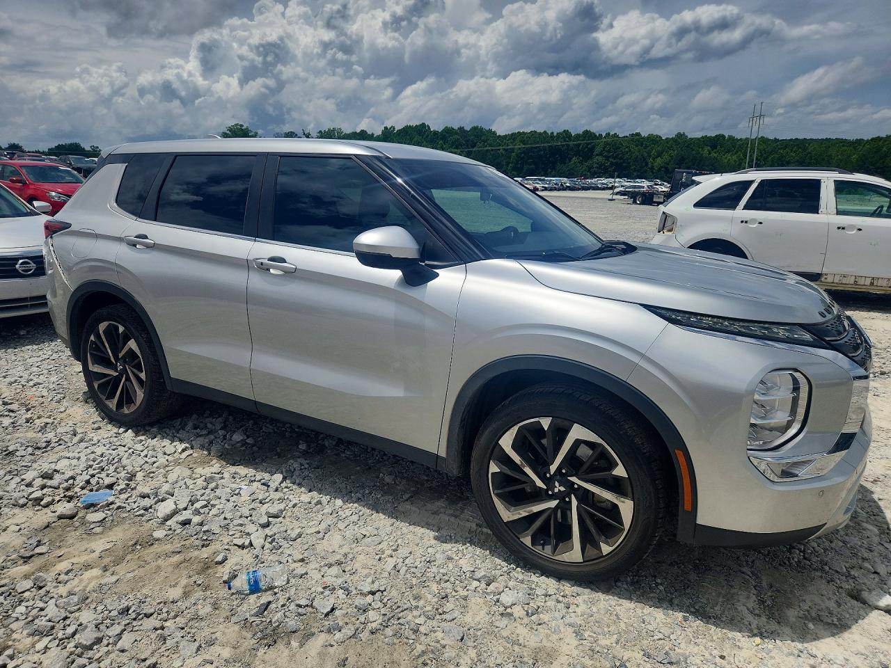 2022 Mitsubishi Outlander Se - Image 4