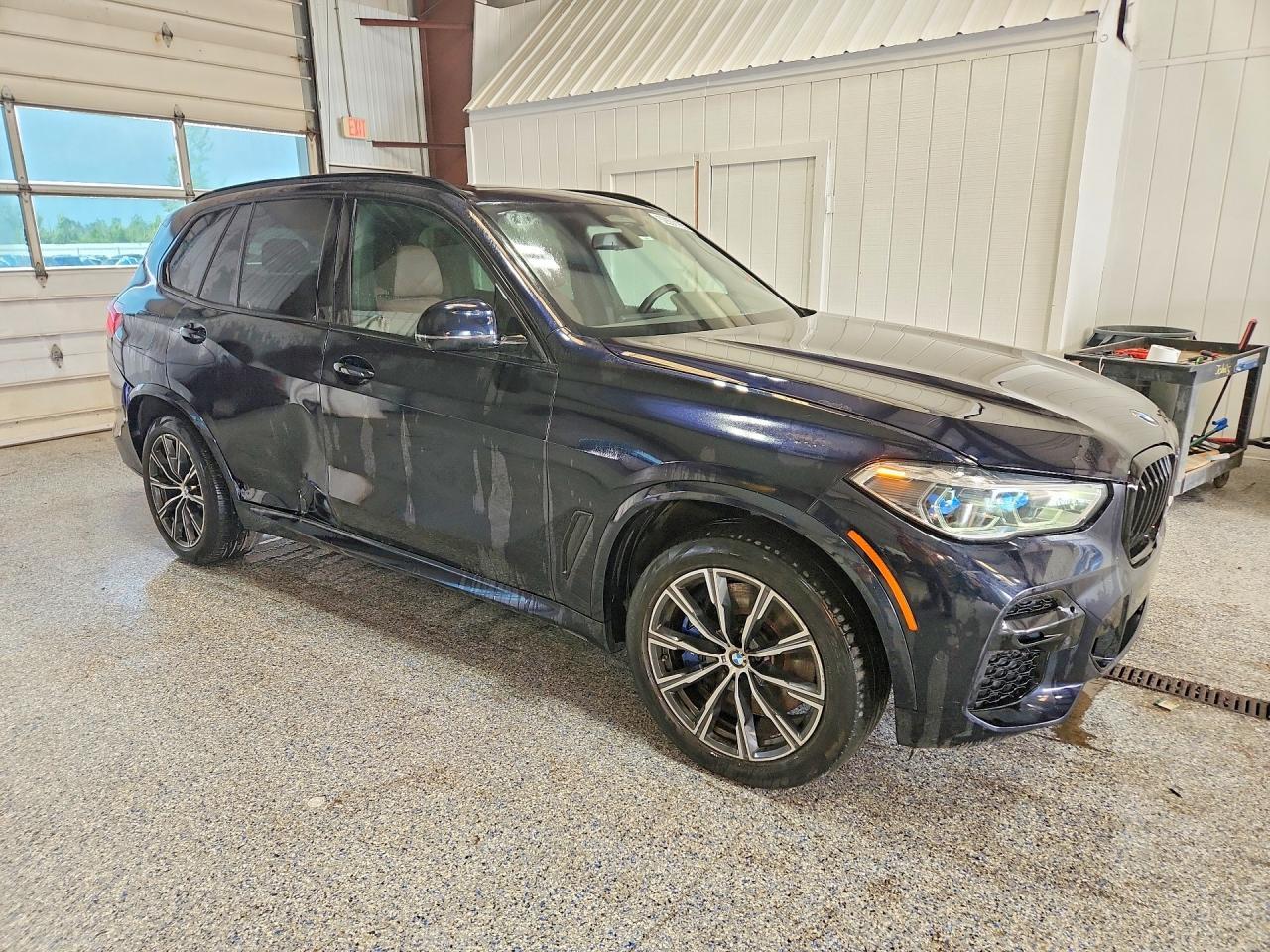 2023 BMW X5 M50I - Фото 4