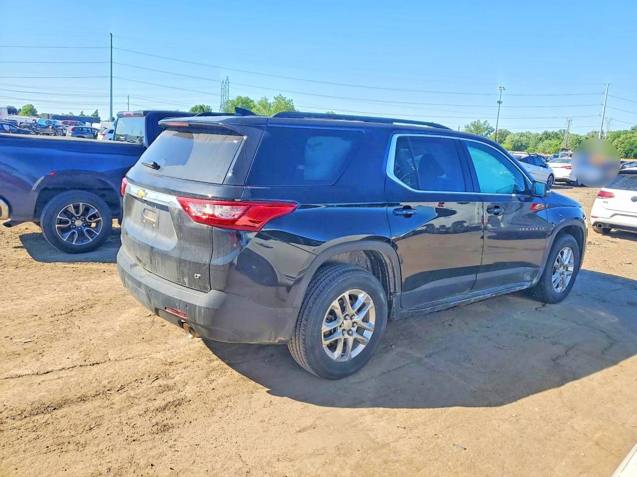 2021 Chevrolet Traverse Lt - Фото 3