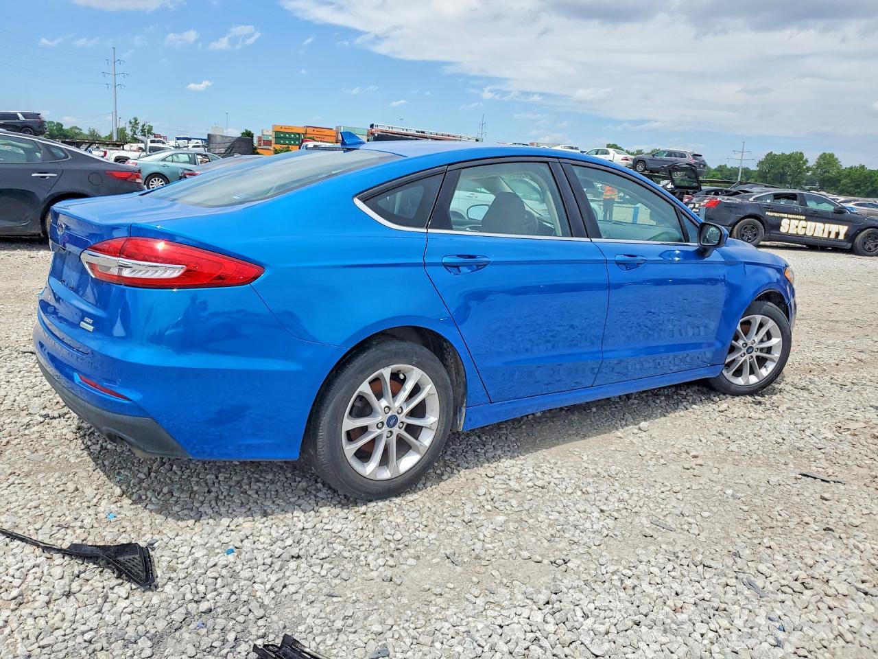 2020 Ford Fusion Se - Фото 3