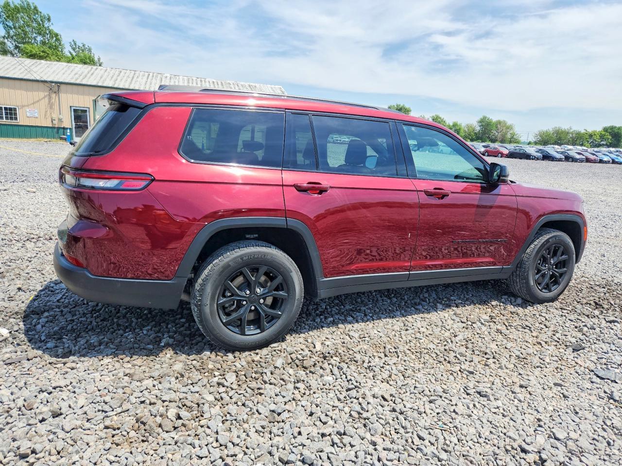 2024 Jeep Grand Cherokee L Laredo - Image 3