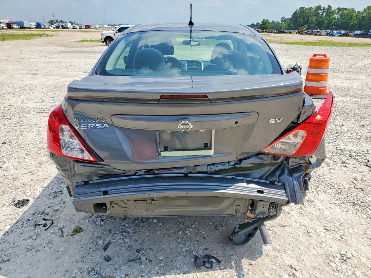 2018 Nissan Versa Sv - Фото 6