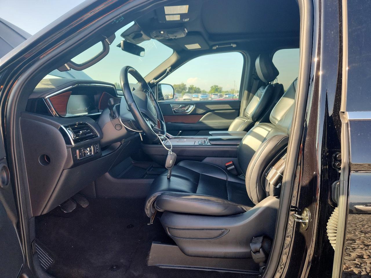 2022 Lincoln Navigator L - Фото 7