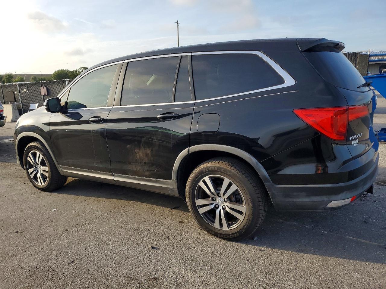 2016 Honda Pilot Exl - Image 2