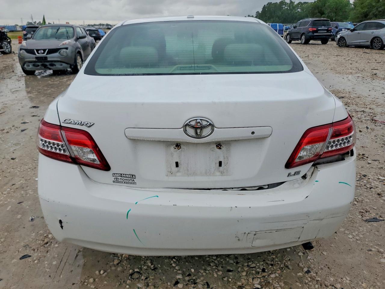 2011 Toyota Camry Le - Фото 6