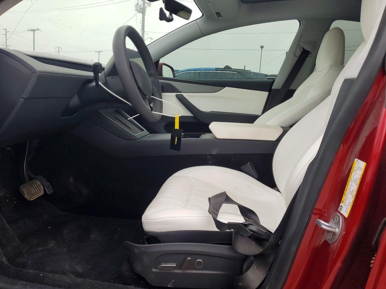 2026 Tesla Model Y - Фото 7