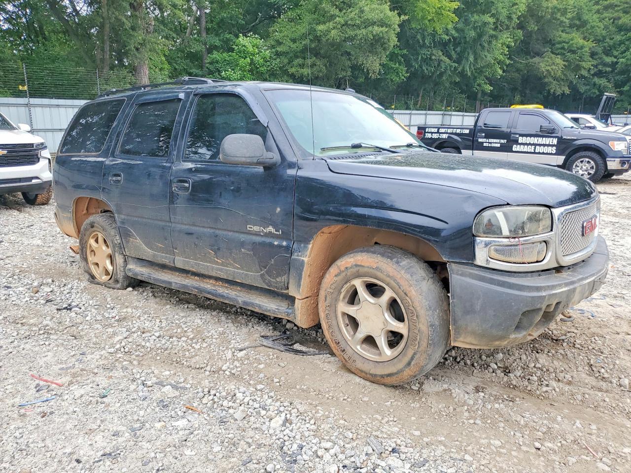 2002 GMC Denali - Image 4