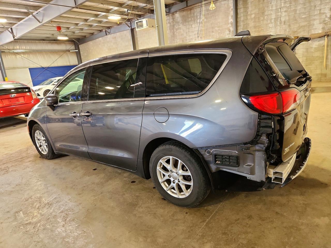 2020 Chrysler Pacifica Touring - Image 2