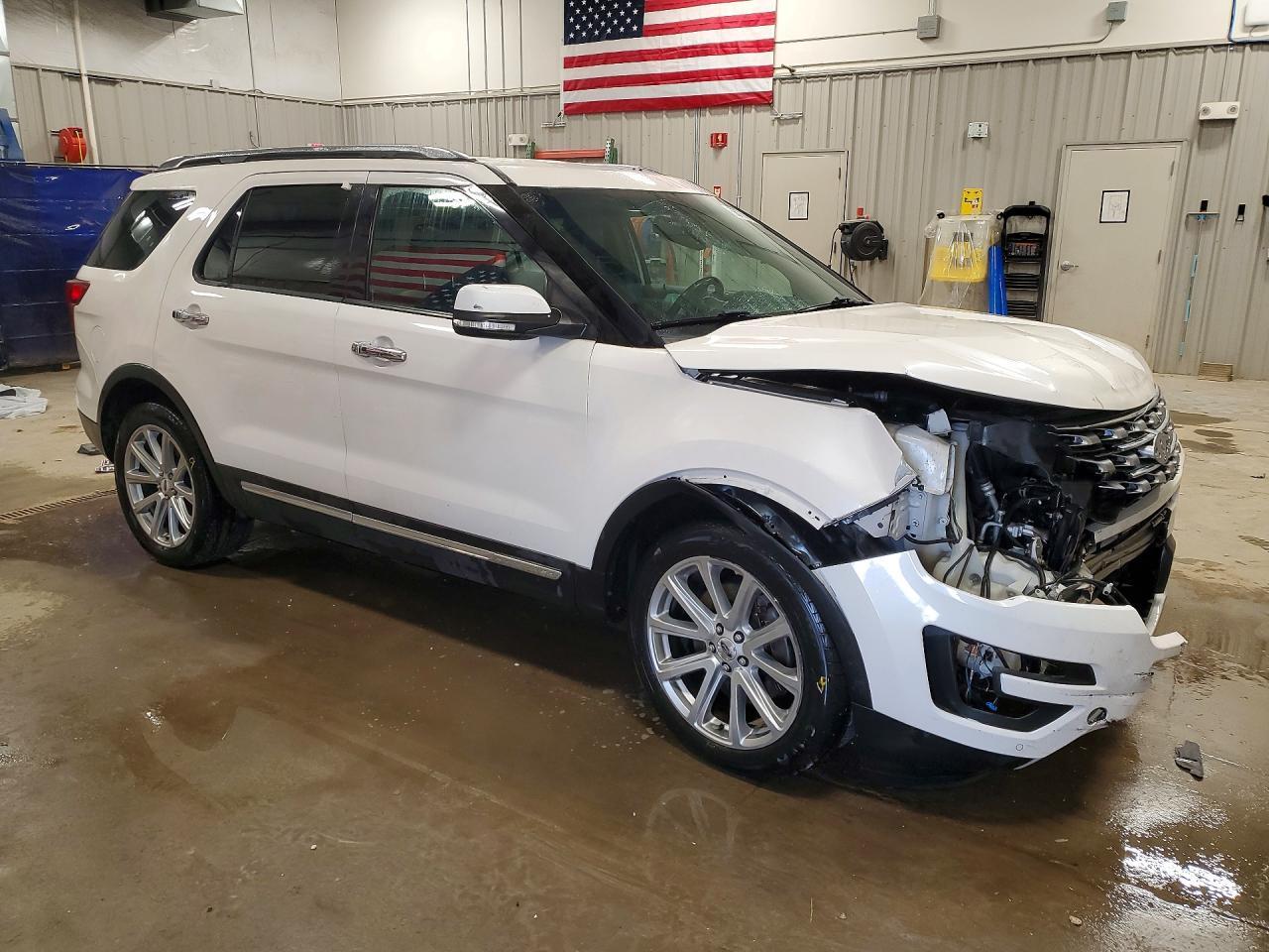 2017 Ford Explorer Limited - Image 4