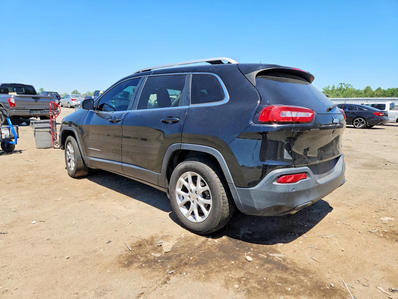 2017 Jeep Cherokee Latitude - Image 2