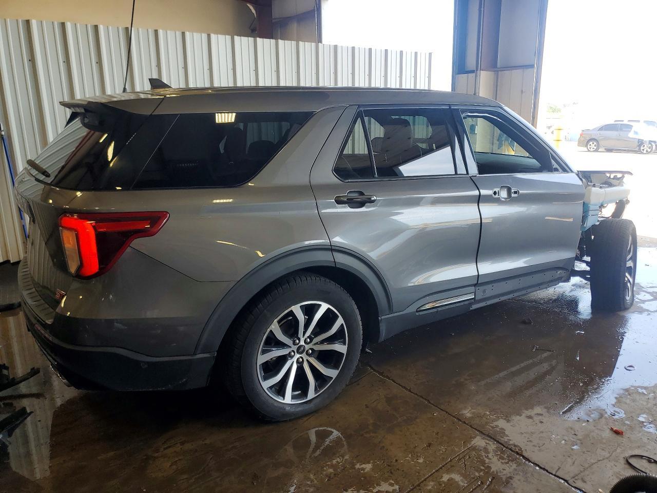 2021 Ford Explorer St - Фото 3