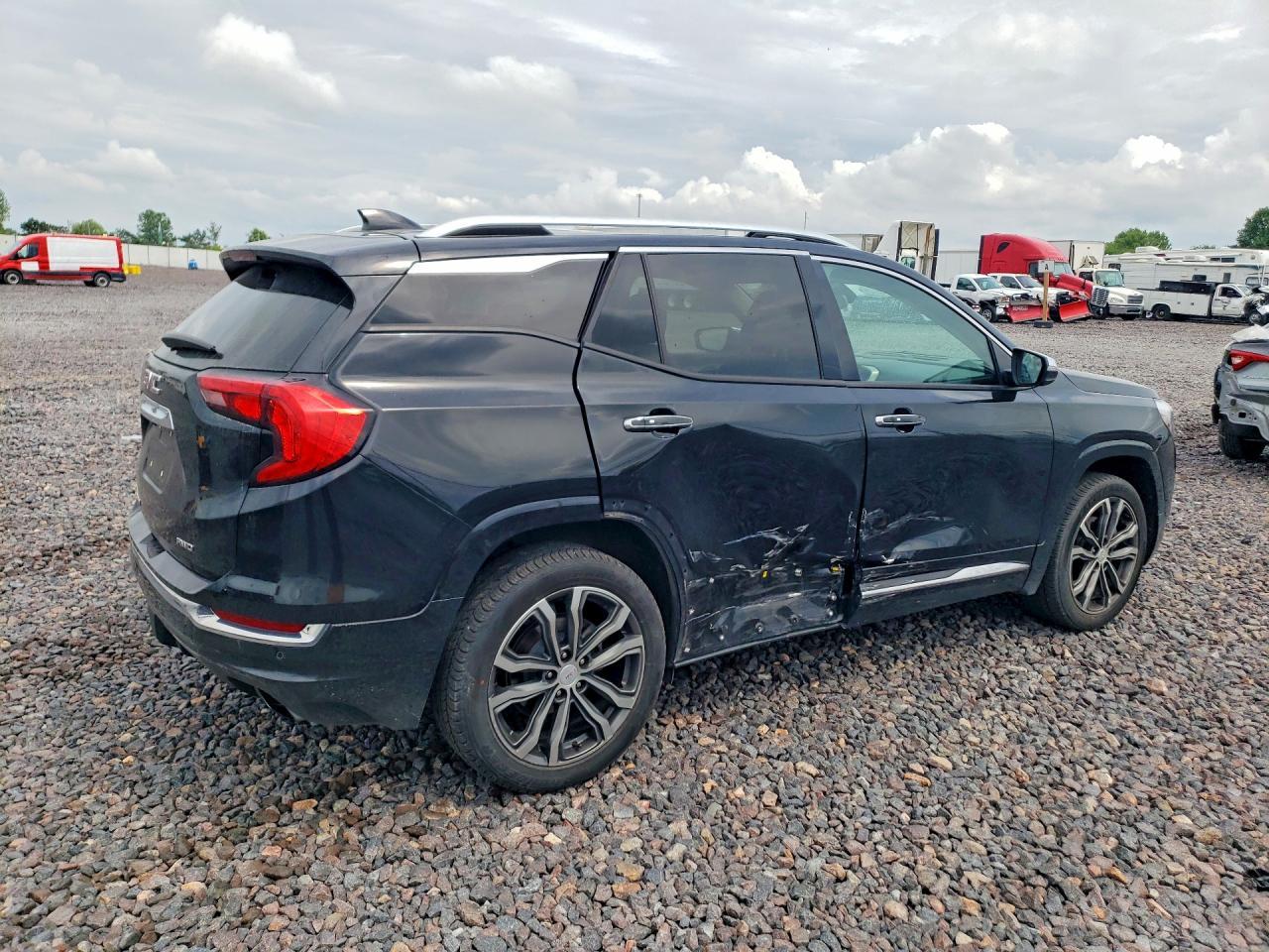 2019 GMC Terrain Denali - Фото 3