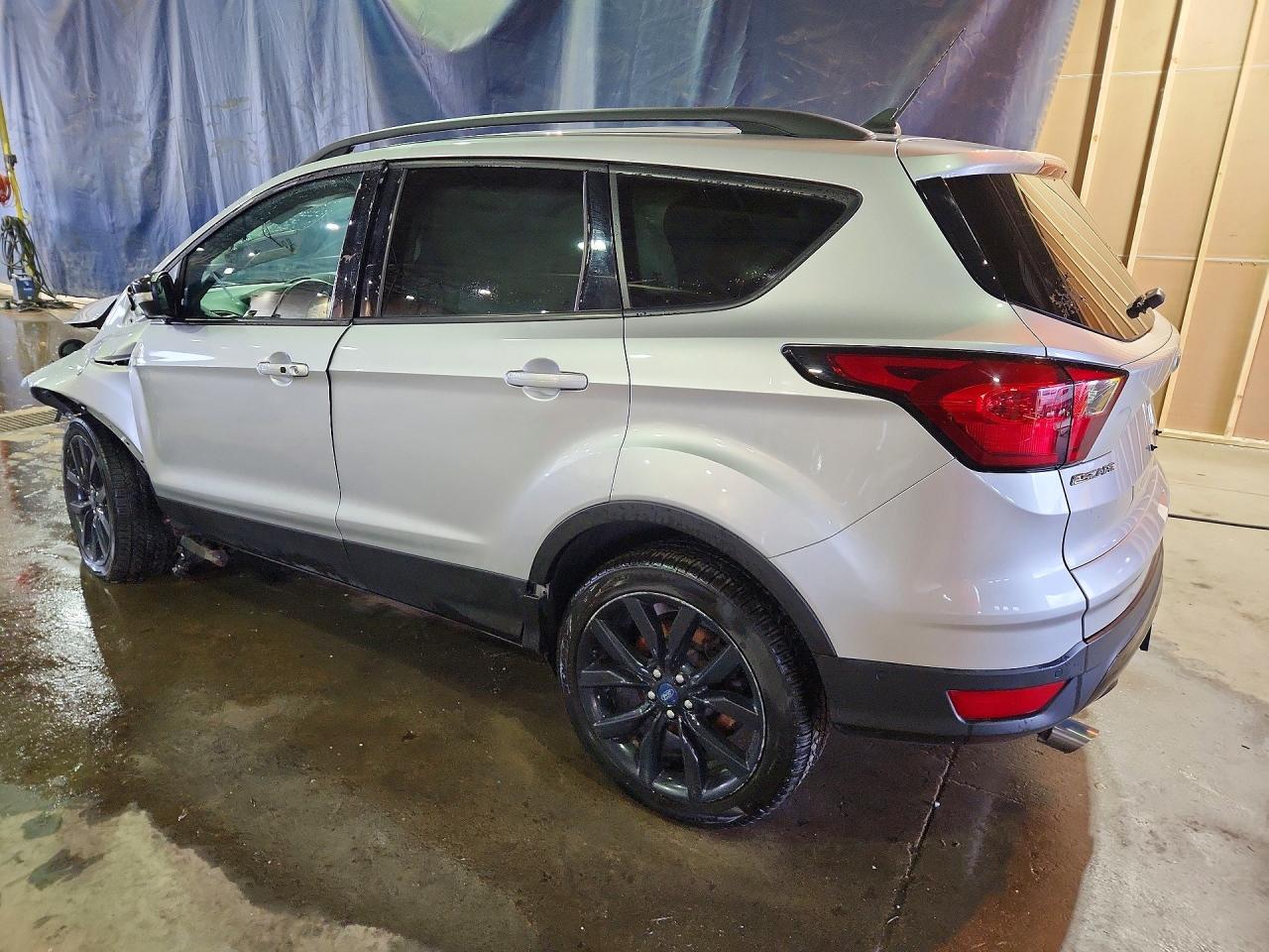 2019 Ford Escape Titanium - Фото 2