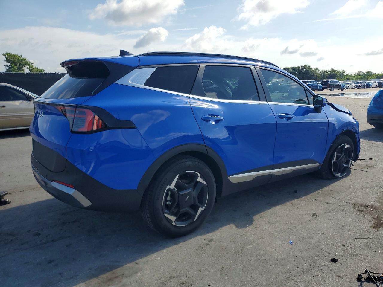 2026 Kia Sportage Ex - Image 3