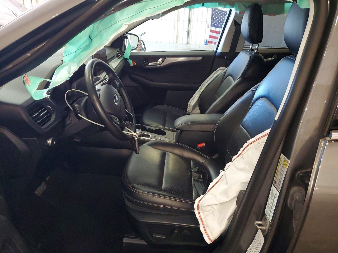 2022 Ford Escape Titanium - Image 7