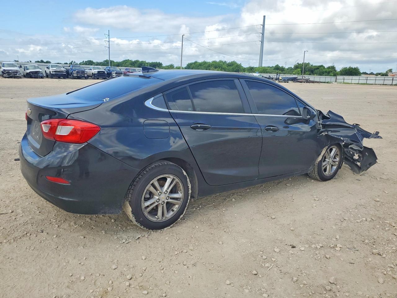 2017 Chevrolet Cruze - Фото 3