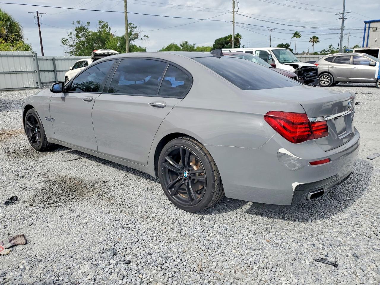 2015 BMW 740 Li - Фото 2