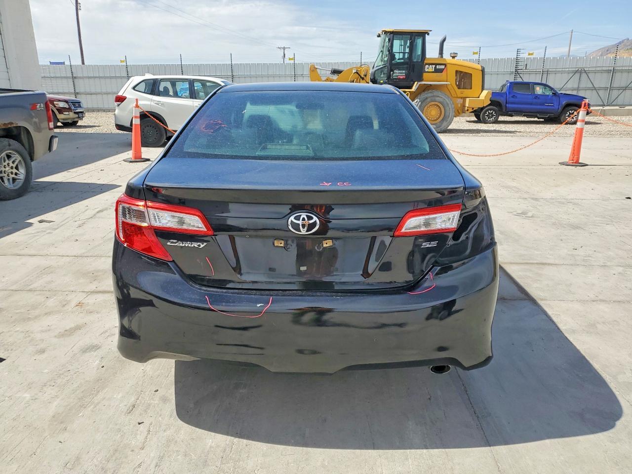 2014 Toyota Camry Se - Image 6