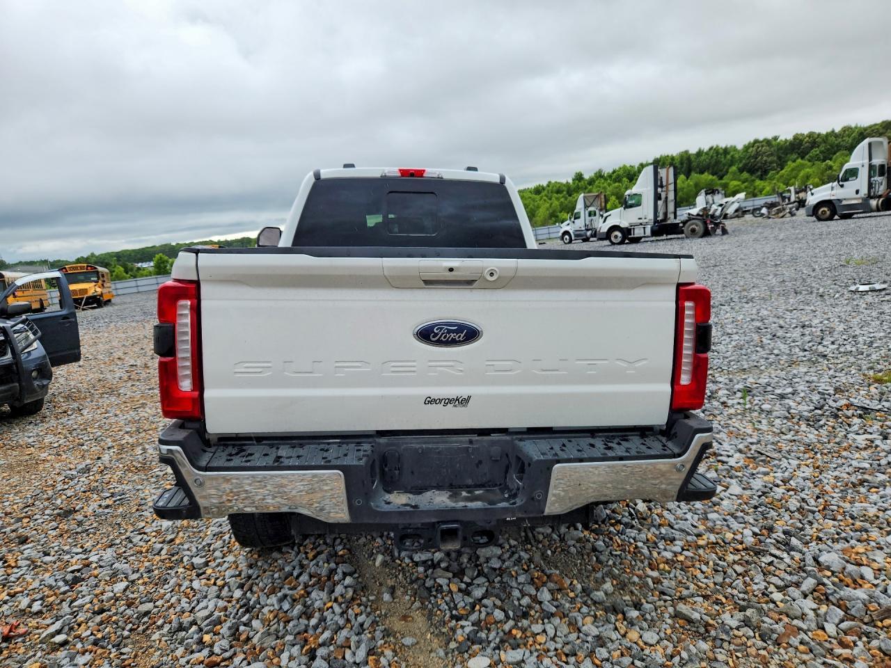 2025 Ford F250 Super Duty - Фото 6